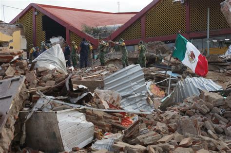 Sismo Deja Bajo Los Escombros A Juchit N