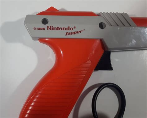 1995 Nintendo Zapper Duck Hunt Gun Orange and Grey Plastic NES Video G ...