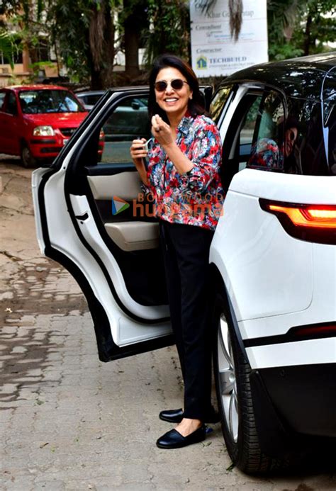 Photos Neetu Singh Spotted Outside A Dental Clinic In Khar 1 Neetu Singh Images Bollywood