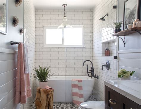 Hgtv Bathrooms Farmhouse Bathroom Los Angeles By Soko Design