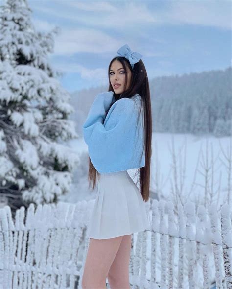 Gülcan And Sahinur Twins поделился ась публикацией в Instagram “snow Angel ️” • Посмотрите