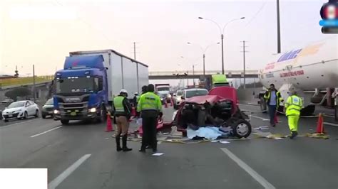 Los Olivos Auto Choca Con Camión De Basura En La Panamericana Norte Y Copiloto Fallece Infobae