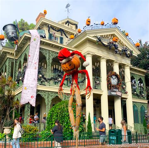 Haunted Mansion Holiday Disney Wiki Fandom