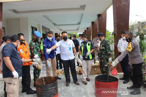 Bandara Manado Musnahkan Barang Terlarang Terbanyak Miras Cap Tikus