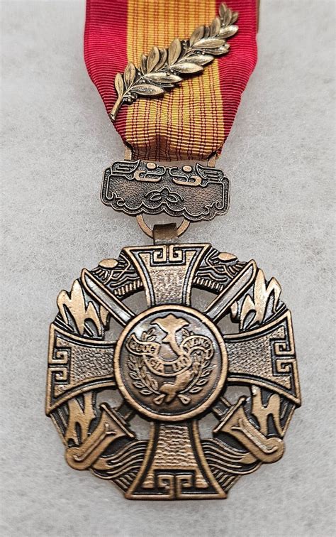 Vietnam Gallantry Cross Medal W/ Palm Medal & Ribbon - Etsy