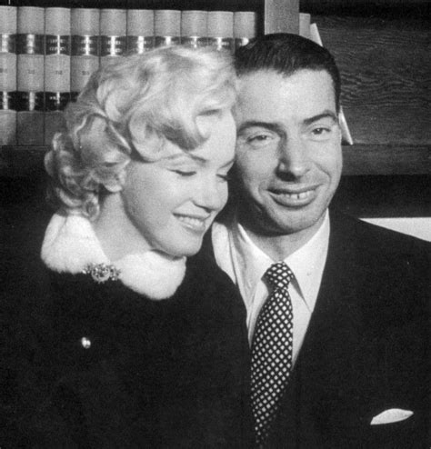 Marilyn Monroe Joe Dimaggio Wedding at Wedding