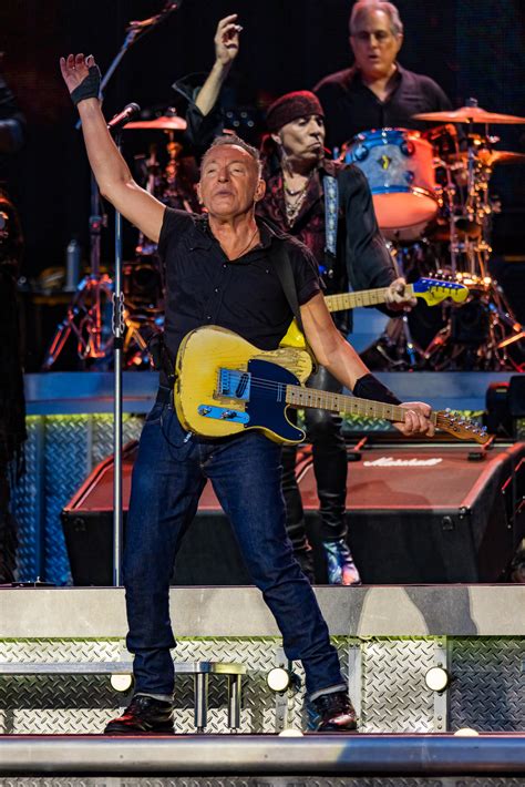 Bruce Springsteen The E Street Band Kicked Off Metlife Run With