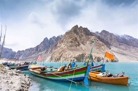 Attabad Lake Hunza | History | Recreational Activities in Attabad Lake - PYARA SKARDU