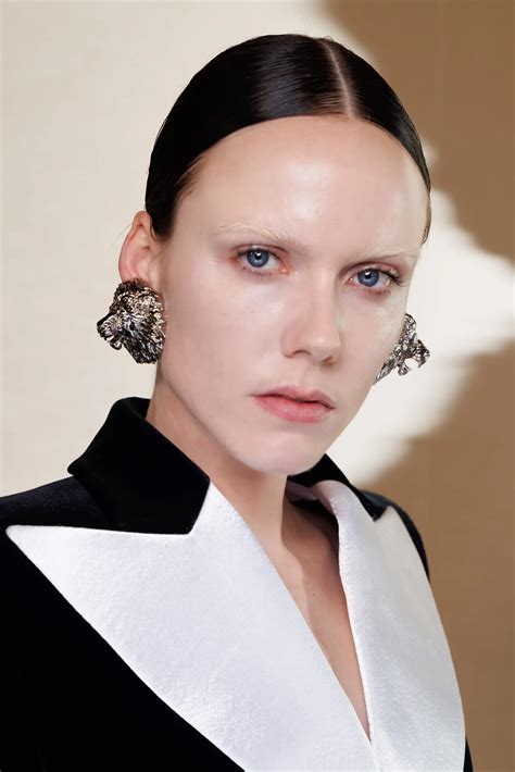 Fall Winter 2024 Makeup Trends Tobi Aeriela