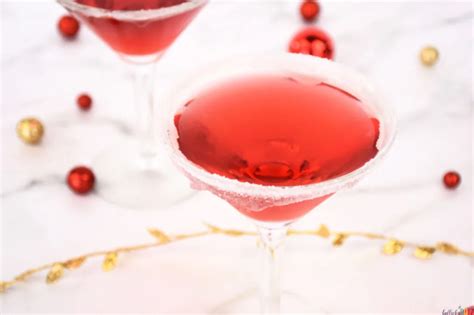 Best Christmas Cocktail Recipe Santas Little Helper Bullocks Buzz