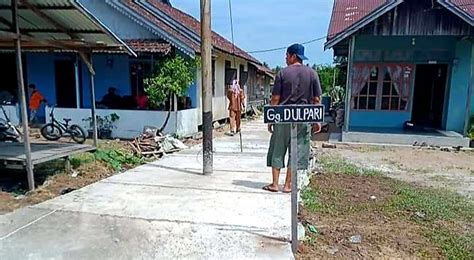 Fenomena Tiang Listrik Di Tengah Jalan Ancam Keselamatan Warga Metro