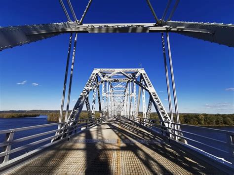 Black Hawk Bridge (Lansing Bridge) - HistoricBridges.org