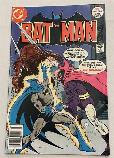 Lot - Vintage March 1977 Batman No. 285 DC .30 Cent Comic Book