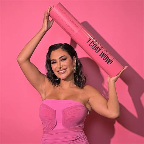 Huda Kattan Im Cosmo Interview Ich Kann Boss Bitch Sein Und Make Up