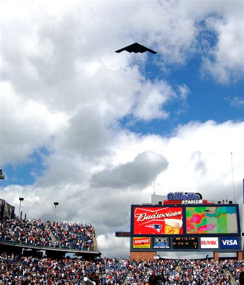 B-2 bomber excites crowd at Patriots game > Air Force > Article Display