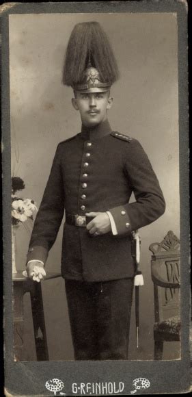 Foto Deutscher Soldat In Uniform Standportrait Foto G Reinhold