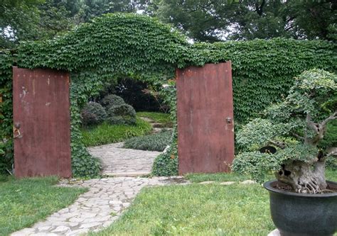 38 Eye Catching Moon Gate Designs For Your Garden • Insteading