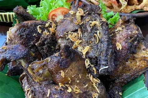 Resep Bebek Hitam Ala Madura Dengan Sambal Bawang Urban Jabar