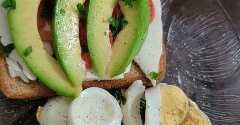 Tostada De Pan Integral Aguacate Y Huevo Recetas Caseras Cookpad