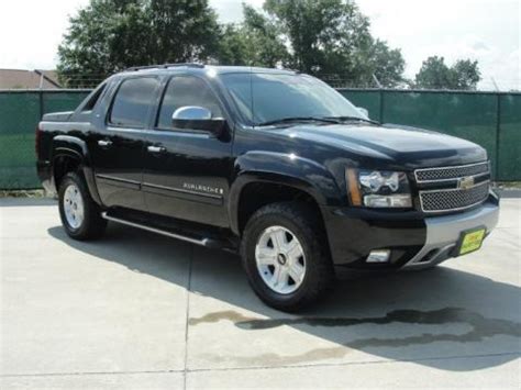 2007 Chevrolet Avalanche Z71 Data, Info and Specs | GTCarLot.com