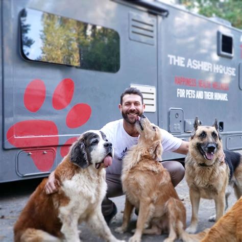 Animal Rescue Advocate Lee Asher Star Of The Animal Planet Series My