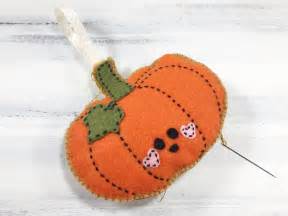 Fall Friends Autumn Felt Ornaments And Cards Jennifer Maker