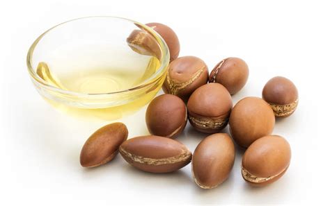 Top 5 Moroccan Argan Oil Benefits for Hair, Face and Skin - Biotyful.net