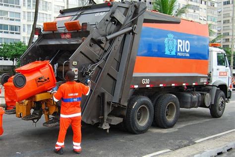 A O Da Comlurb Remove Quase Toneladas No Turno Da Elei O No Rio