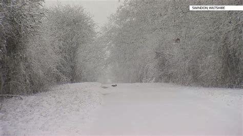 Snowfalls bring travel chaos across the UK | News UK Video News | Sky News