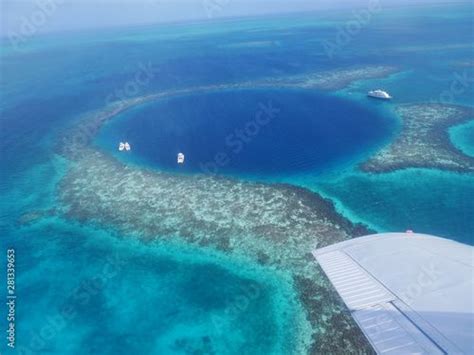 Belize Great Blue Hole Lighthouse Reef Atoll Doline Karibik Riff