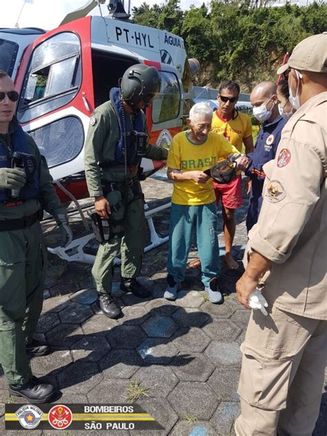 Idoso de 85 anos é resgatado após sofrer mal súbito em praia de Ilhabela