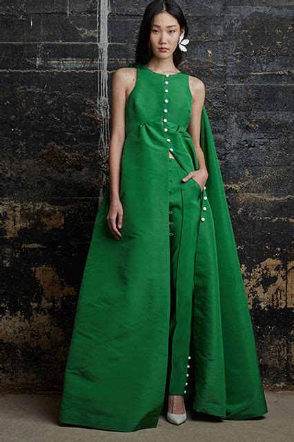 Would You Try These Odd New Fashion Shapes Girl Fashion Fashion