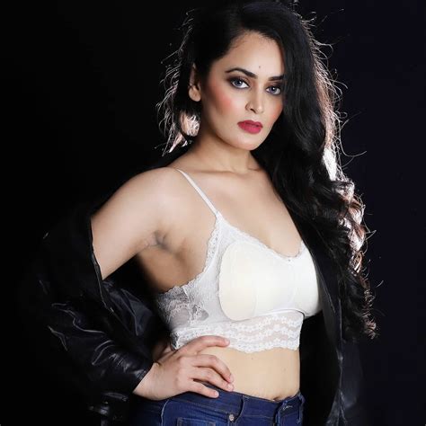 Bebika Dhurve Photos Find Latest Hd Images Pictures Stills And Pics