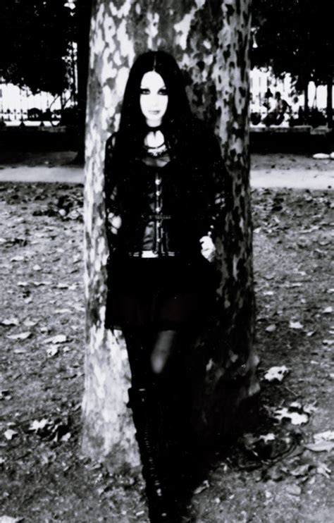 Pin By Alison Ehrick On Goths Black Metal Girl 90s Mall Goth Goth