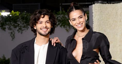 Xolozine está vivo Novo encontro de Bruna Marquezine e Xolo Maridueña