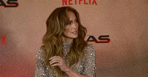 Jennifer Lopez Shuts Down Reporter Who Asks About Split Rumors