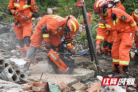 湘潭消防组织开展地震救援实兵实装拉动演练应急管理湘潭站红网