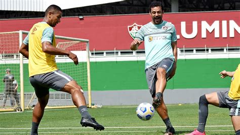 Estrela Fred Dolo Tricolor Recebe Presente Diferente De Torcedora