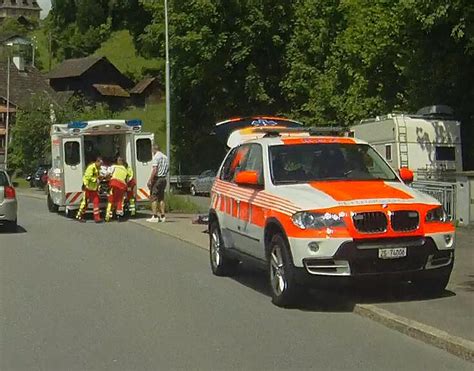 Velofahrer Landet Im Spital