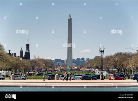 Washington monument (the mall) in Washington D.C Stock Photo - Alamy