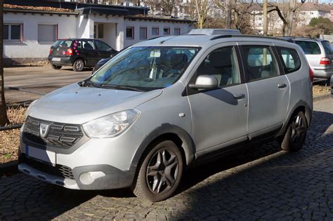 2017 Dacia Lodgy Stepway Front Joachim Hofmann Flickr