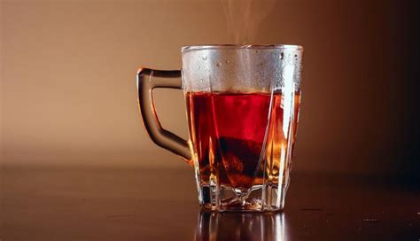 6 Reasons Why Drinking Black Tea Is Healthy For You