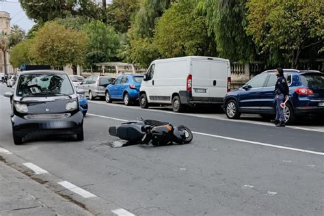 Sanremo Incidente In Corso Cavallotti Scontro Tra Un Auto E Uno