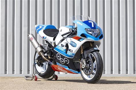 Team Classic Suzuki Reveals GSX R1000 K1 Racer Motorcycle News