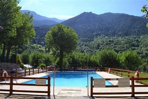 Piscina Camping Aneto En El Coraz N Del Valle De Benasque