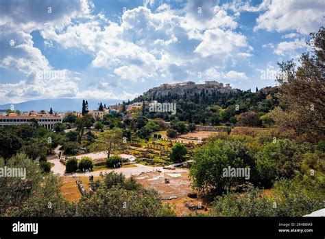 Vista Sobre La Acr Polis De La Antigua Gora Atenas Grecia Un D A