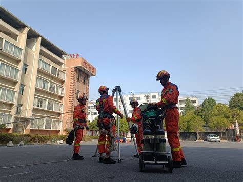 秀山消防组织开展地下有限空间救援训练 华龙网