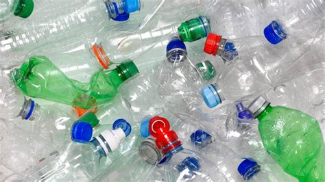 Les Bouteilles En Plastique Sont De Loin Les Déchets Qui Polluent Le