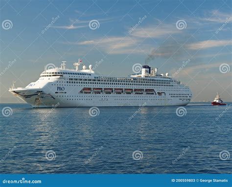 PACIFIC DAWN CRUISE SHIP - PIRAEUS Editorial Stock Photo - Image of dawn, tugboat: 200559803