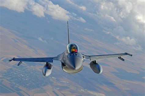 Ukrainian Pilots Begin Training On F 16 Fighter Jets — Just Days After